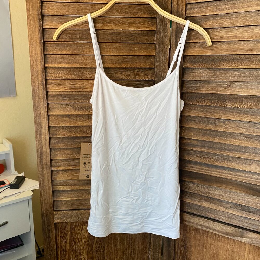 Wayi Classic Scoop Neck Snug Camisole White